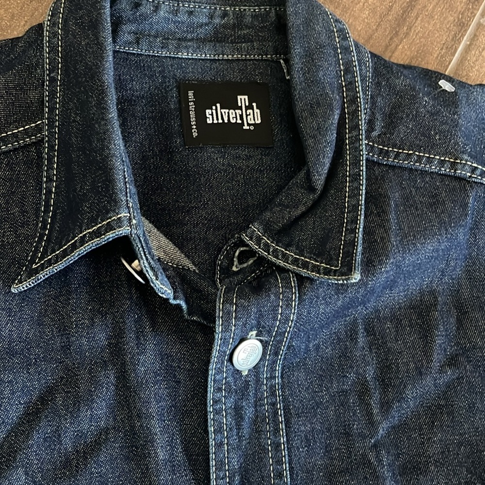 Silver Tab Levi’s Denim Shirt Size L Normal Wear View Pics - Picture 3 of 9